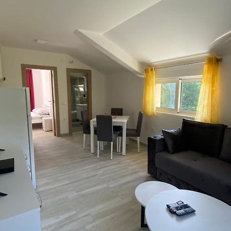 Apartments Two Olives Kotor Bagian luar foto