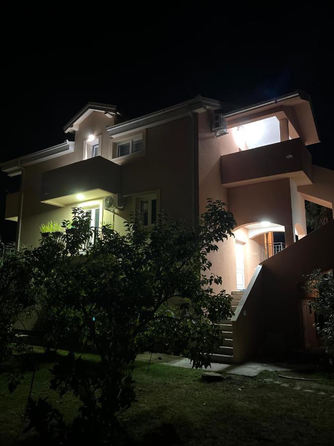 Apartments Two Olives Kotor Bagian luar foto