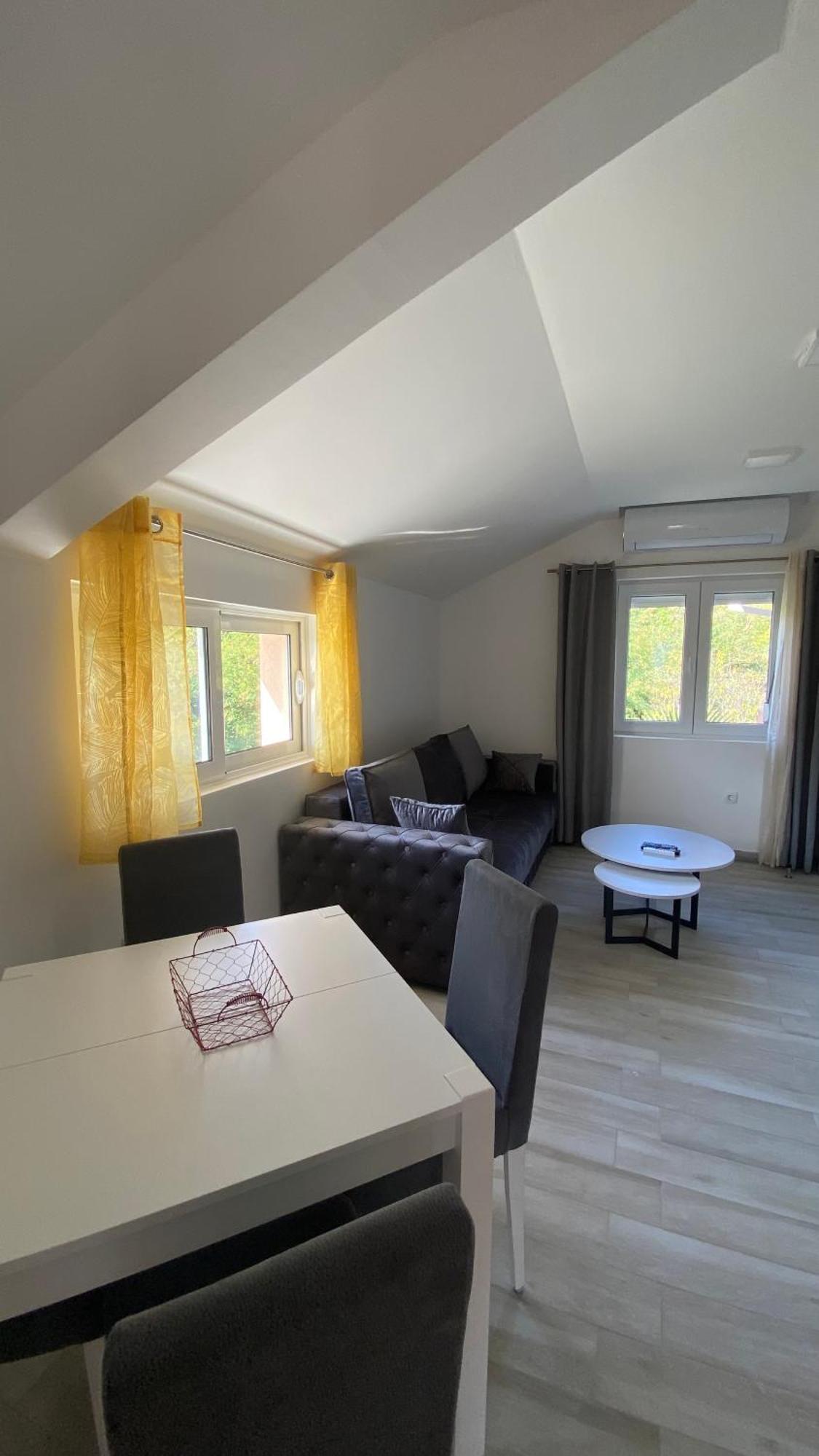 Apartments Two Olives Kotor Bagian luar foto